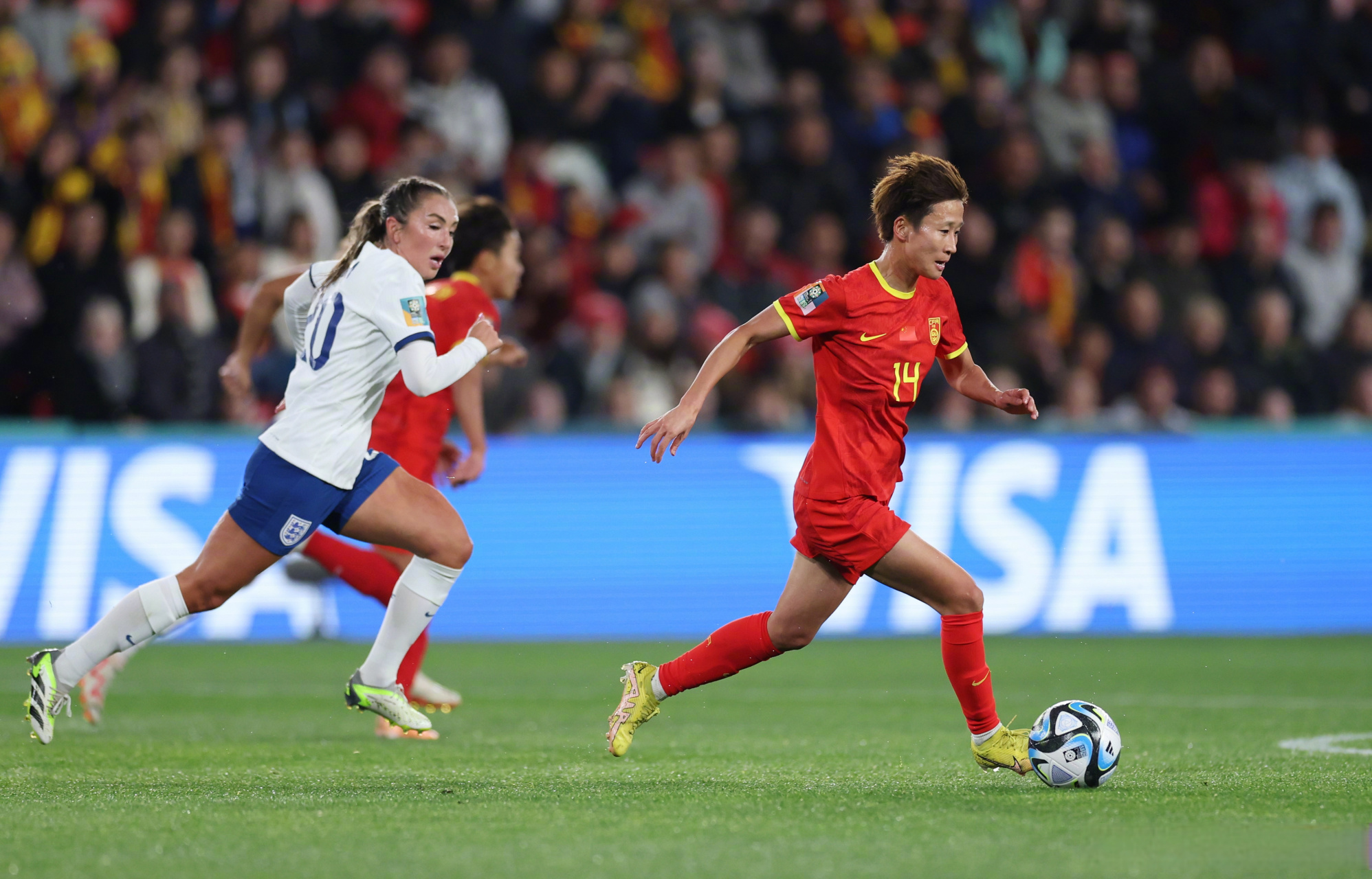 包含国际女足比赛中，中国队表现抢眼的词条