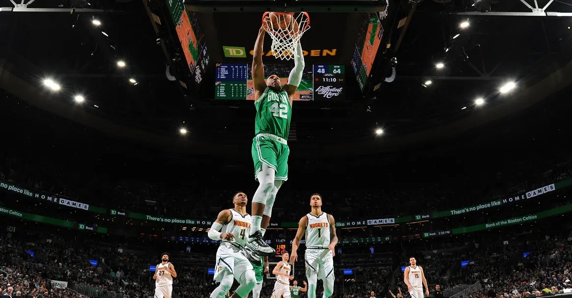 关于凯尔特人横扫美国男篮，约基奇统治全场的信息