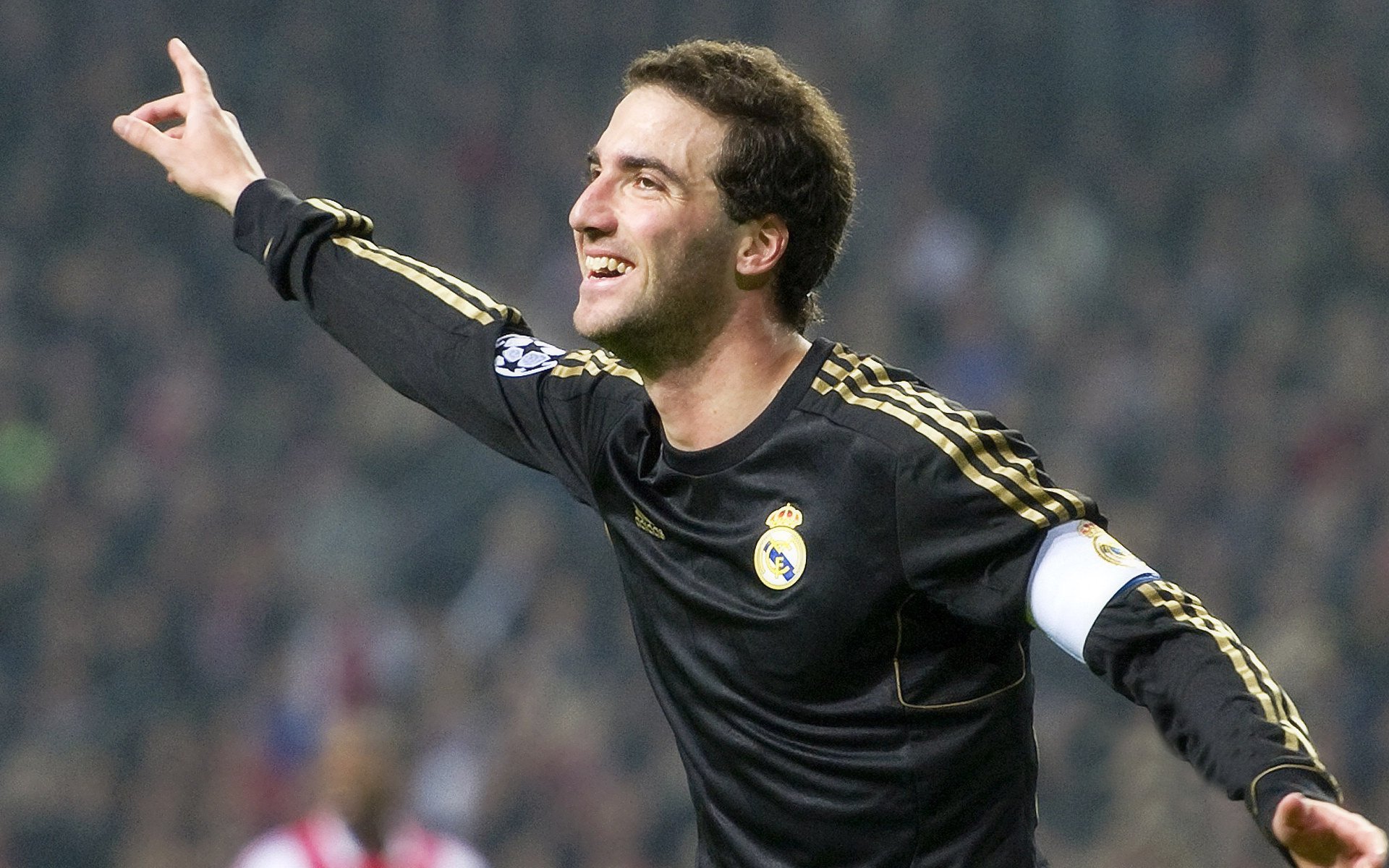 教科书般的表演，拉文闪耀全场，雄鹿力克快船