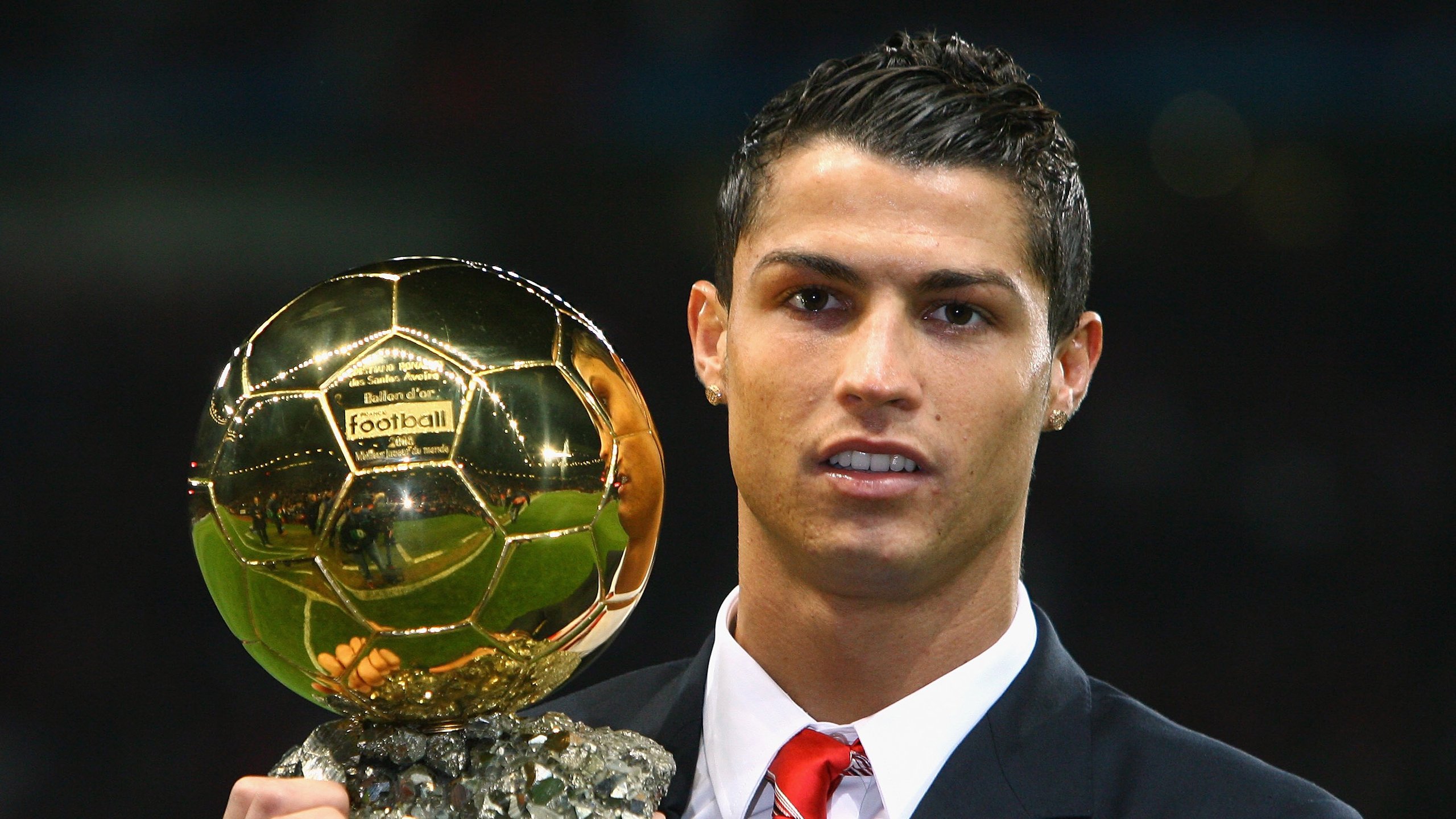 冰岛淘汰沙特，拉亚成为关键先生