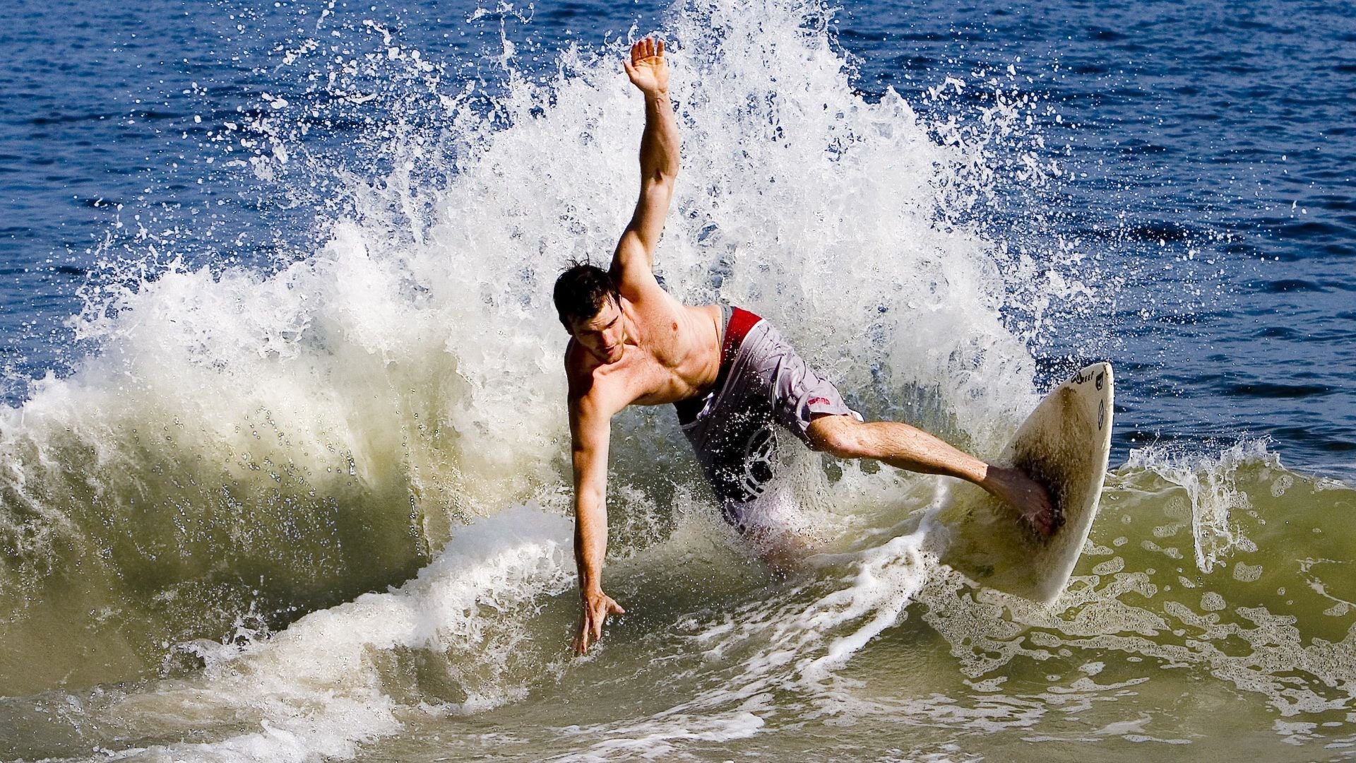 英超争冠焦点战,芬兰决胜局带走切尔西